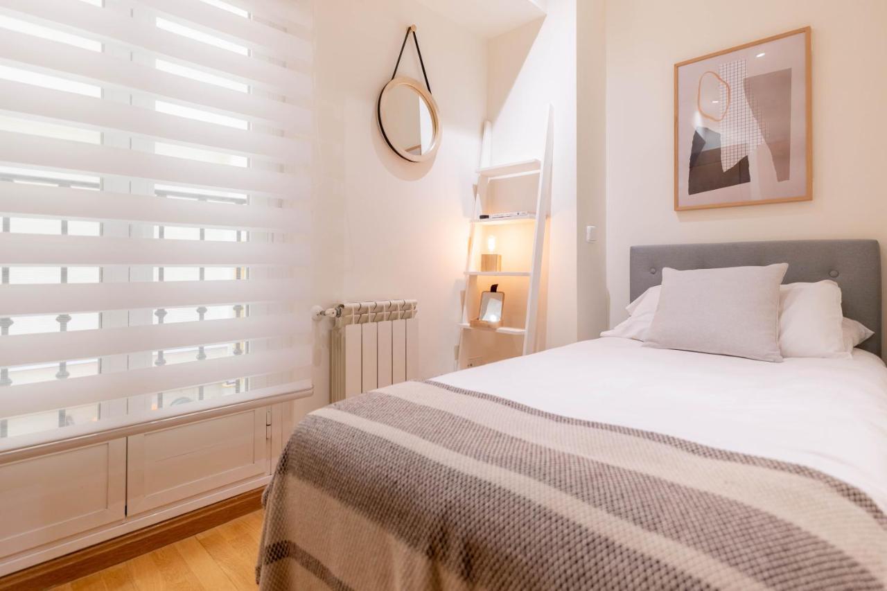 Amazing Apartment In Huertas Madrid Exterior photo